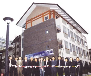 지난 1일(목) 한국 전통 가옥을 모델로 한 새 영빈관 개관식이 열렸다.